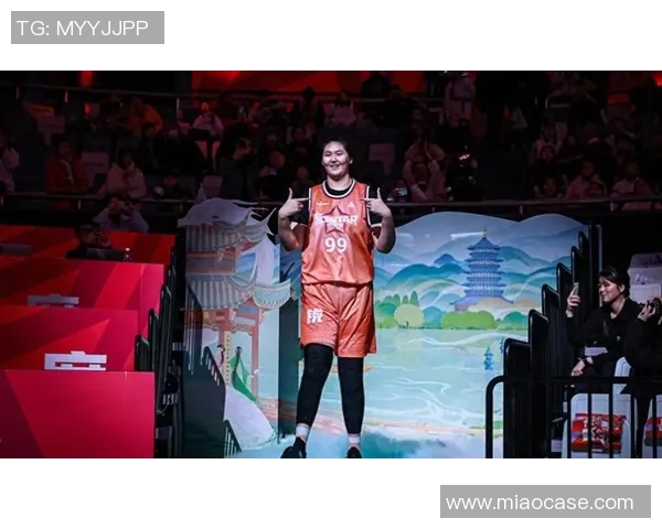 身高2米23的济南姑娘成功入选中国女篮全力备战亚洲杯赛事